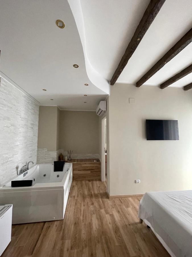 B&B New Paris & Suite Ταράντο Εξωτερικό φωτογραφία